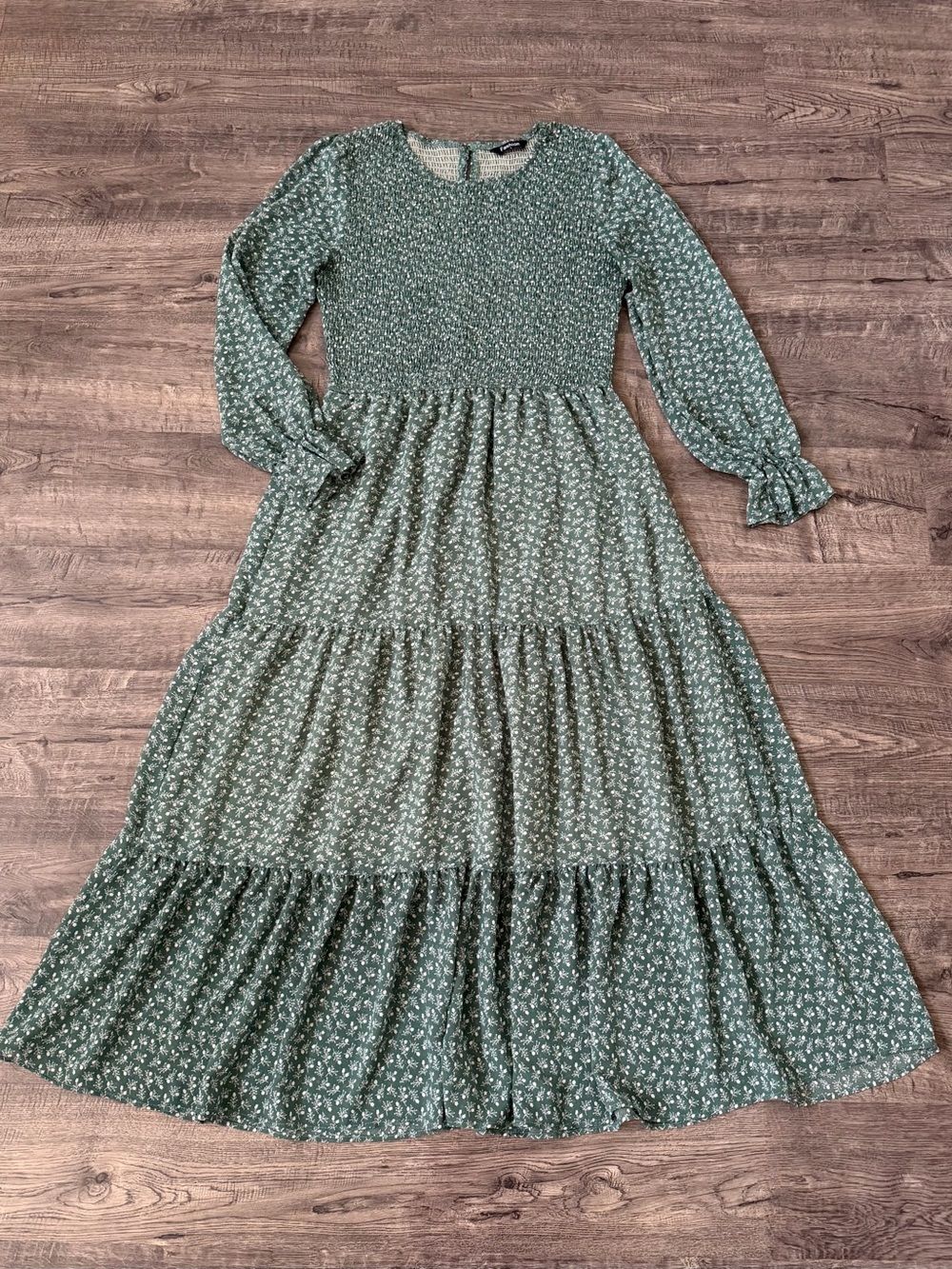 Womens Sage Floral Smocked Maxi Dress Size L Cottagecore Prairie Romantic Tiered - Picture 7 of 13